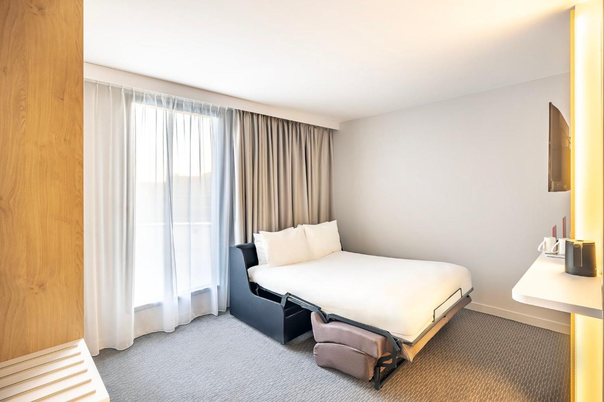 Holiday Inn Express Paris - Poissy By Ihg Dış mekan fotoğraf